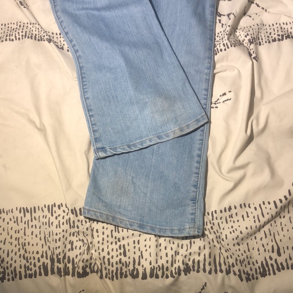 URBAN PLANET-TOKYO | Low rise distressed flare light wash jeans | 1 - Picture 7 of 7